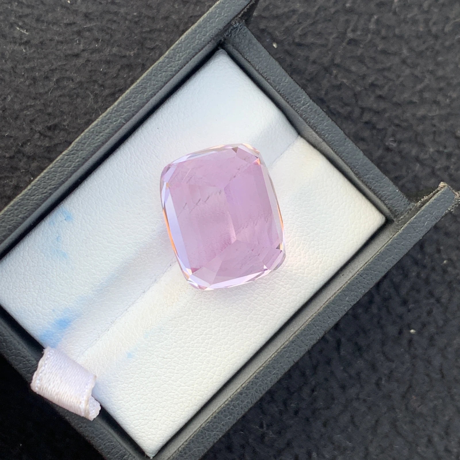 35.54 ct Natural Pink Kunzite Cushion Shape Loose Gemstone from Afghanistan — view 14